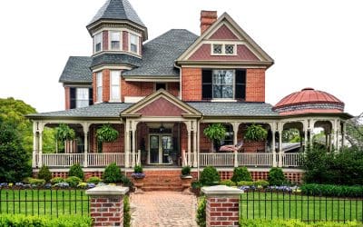 The Pros and Cons of Buying an Older House